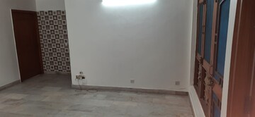 Room in 2.5 BHK Apartment at Sector 6 Dwarka – for Rent