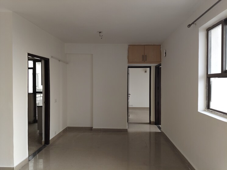 Room, unitech-uniworld-resorts-the-residences 2 Bedroom 1150 Sq.Ft. Apartment In Sector 33 Gurgaon 9681024