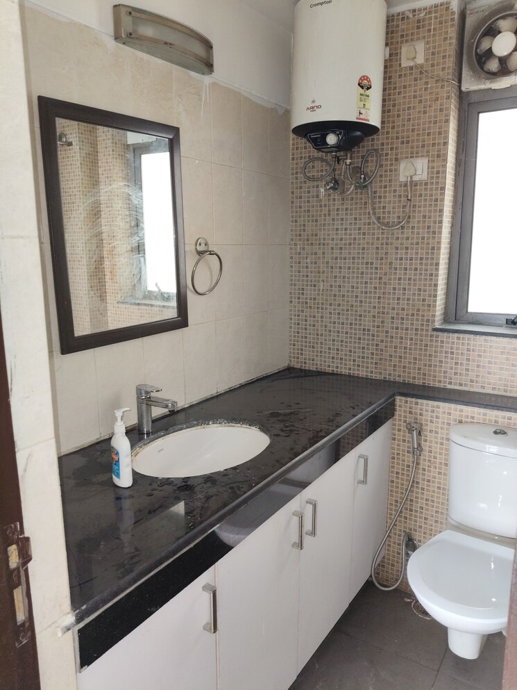 Kitchen, unitech-uniworld-resorts-the-residences 2 Bedroom 1150 Sq.Ft. Apartment In Sector 33 Gurgaon 9681024