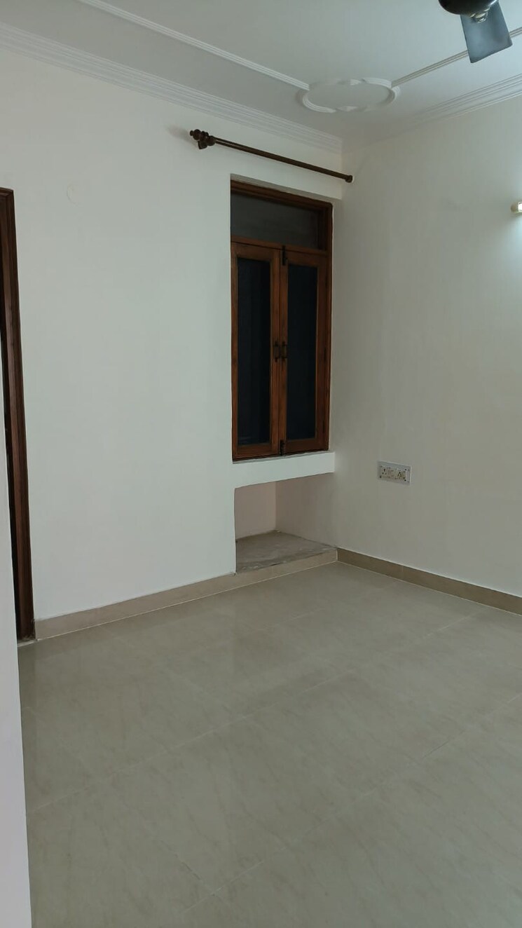 Room, sector 10 dwarka 2 Bedroom 1310 Sq.Ft. Apartment In Sector 10 Dwarka Delhi 9680930