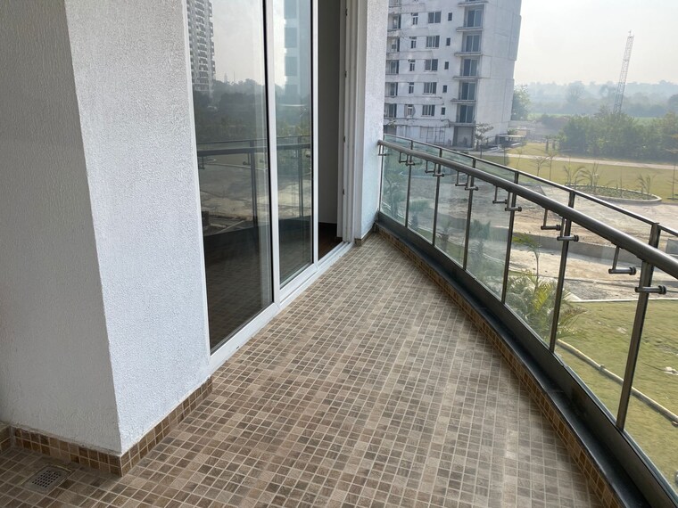 Balcony, omaxe-lake 4 Bedroom 2760 Sq.Ft. Apartment In North Mullanpur Chandigarh 9680945