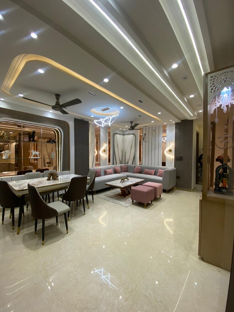 Living Room, dwarka mor 4 Bedroom 130 Sq.Yd. Builder Floor In Dwarka Mor Delhi 9680978