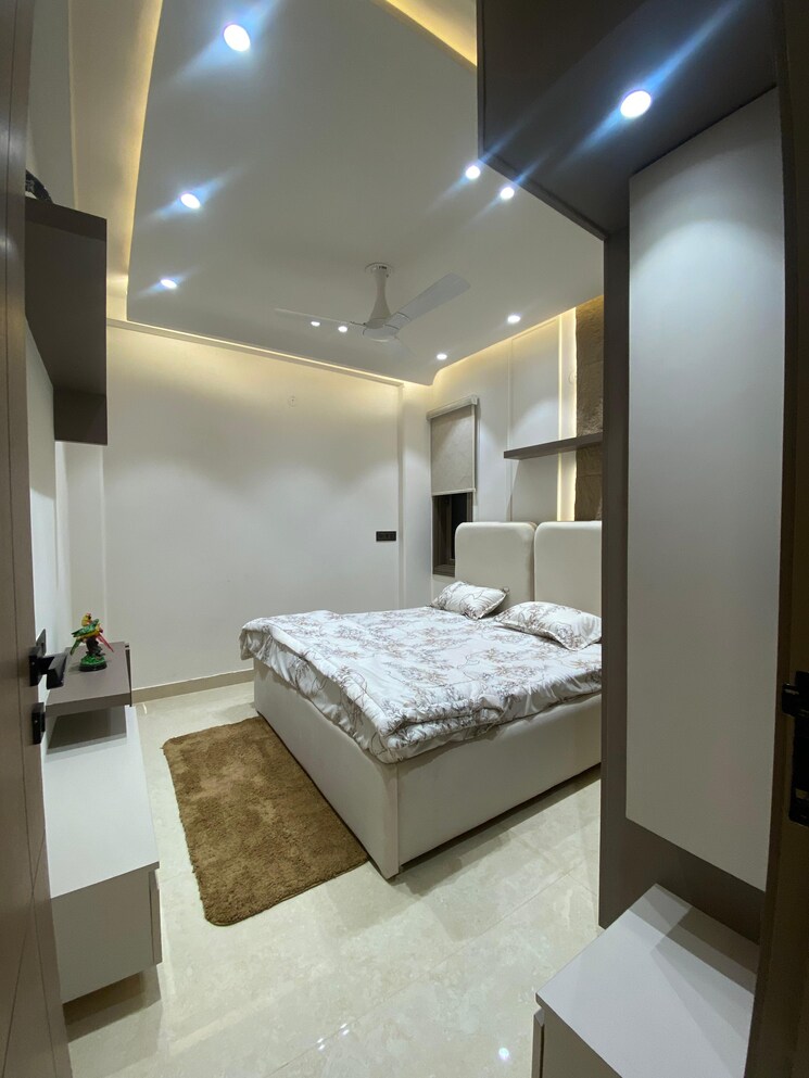 Kitchen, dwarka mor 4 Bedroom 130 Sq.Yd. Builder Floor In Dwarka Mor Delhi 9680978