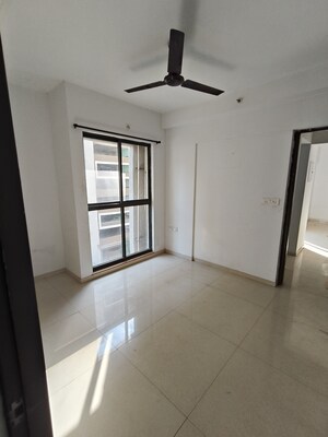 Room in 1 BHK Apartment at Lodha Downtown, Dombivli East – for Rent