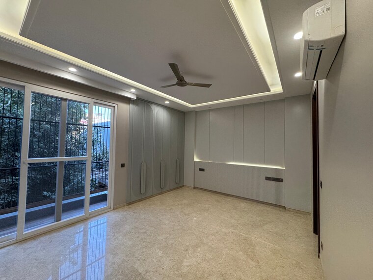 Room, kailash colony 4 Bedroom 2780 Sq.Ft. Builder Floor In Kailash Colony Delhi 9680907