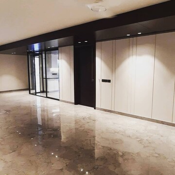 Room in 4 BHK Apartment at DLF The Belvedere Park, Sector 24 – for Sale