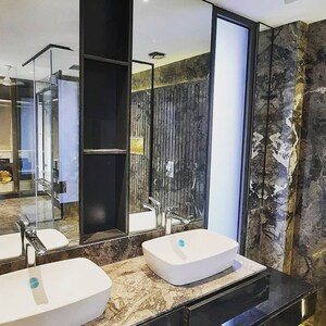 Team Area in 4 BHK Apartment at DLF The Belvedere Park, Sector 24 – for Sale