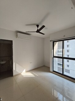 1 BHK Apartment For Sale in Lodha Downtown