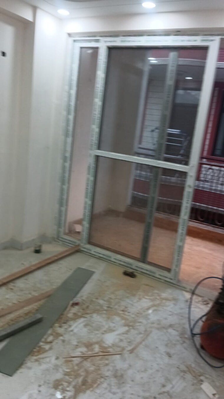 Balcony, maidan garhi 3 Bedroom 1100 Sq.Ft. Builder Floor In Maidan Garhi Delhi 9681100