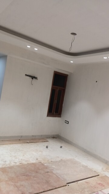 Room in 3 BHK Builder Floor at Maidan Garhi – for Sale