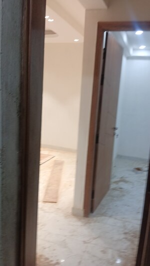 Building Lobby in 3 BHK Builder Floor at Maidan Garhi – for Sale