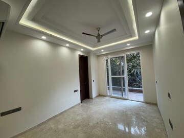 Room in 4 BHK Builder Floor at Kailash Colony – for Sale