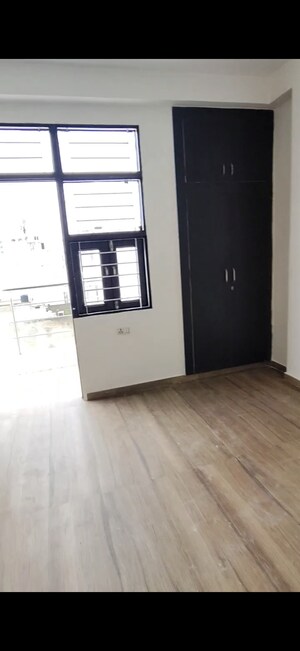 Room in 3 BHK Apartment at Savedi – for Rent