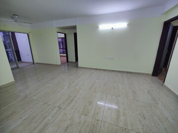 Room in 3 BHK Apartment at Sevoke Road – for Rent