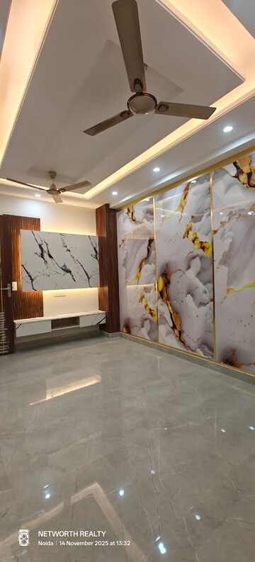 Bedroom in 1 BHK Builder Floor at Sector 73 – for Sale