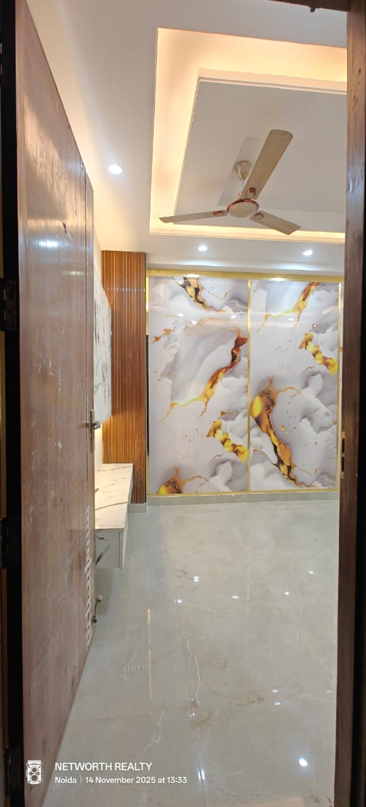 Room, sector 73 1 Bedroom 625 Sq.Ft. Builder Floor In Sector 73 Noida 9681132