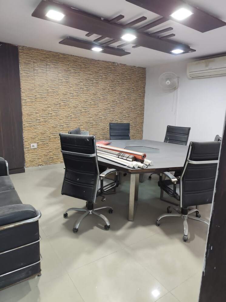Team Area, sector 2 Commercial Office Space 2200 Sq.Ft. In Sector 2 Noida 9681147