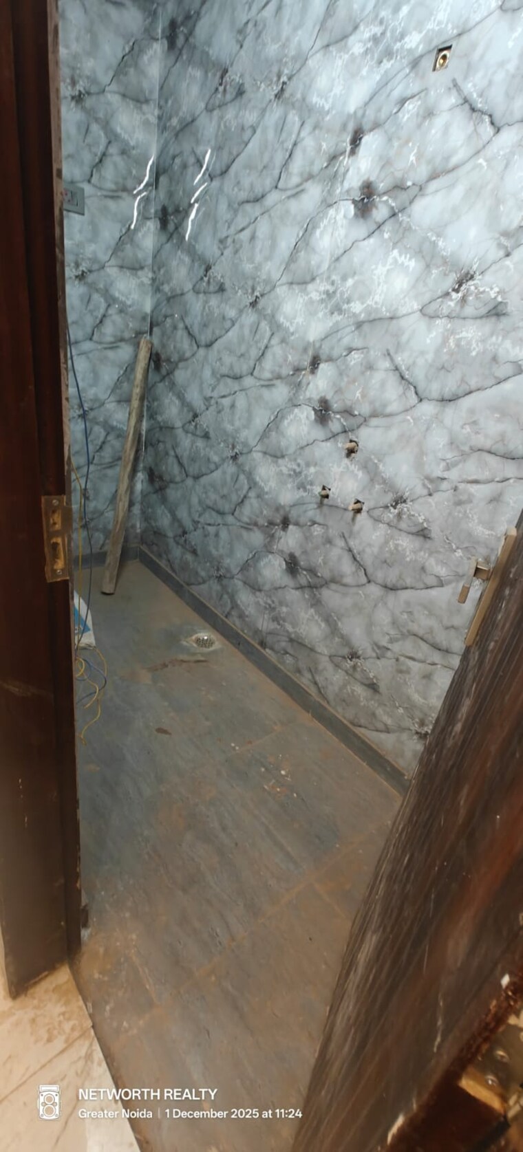 Balcony, sector 73 3 Bedroom 1450 Sq.Ft. Builder Floor In Sector 73 Noida 9681155