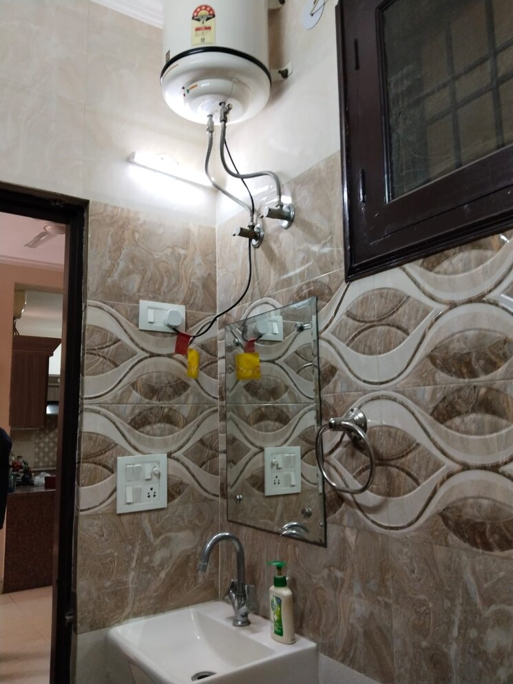 Bathroom, ansal-plaza-sector-23 2 Bedroom 2600 Sq.Ft. Builder Floor In Sector 23 Gurgaon 9681146