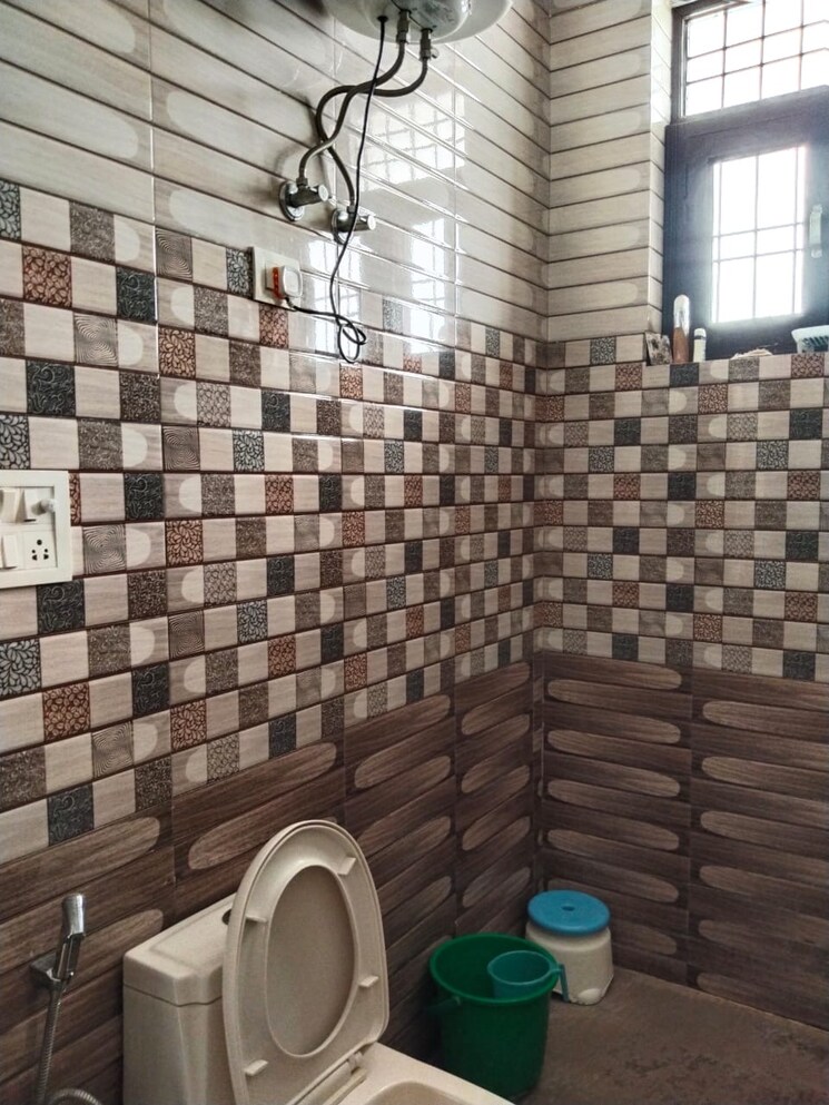 Bathroom, ansal-plaza-sector-23 2 Bedroom 2600 Sq.Ft. Builder Floor In Sector 23 Gurgaon 9681146