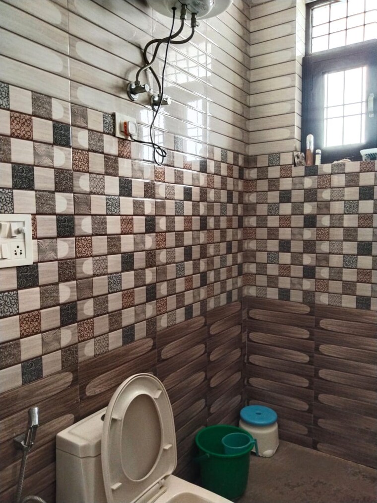 Bathroom, ansal-plaza-sector-23 2 Bedroom 2600 Sq.Ft. Builder Floor In Sector 23 Gurgaon 9681146