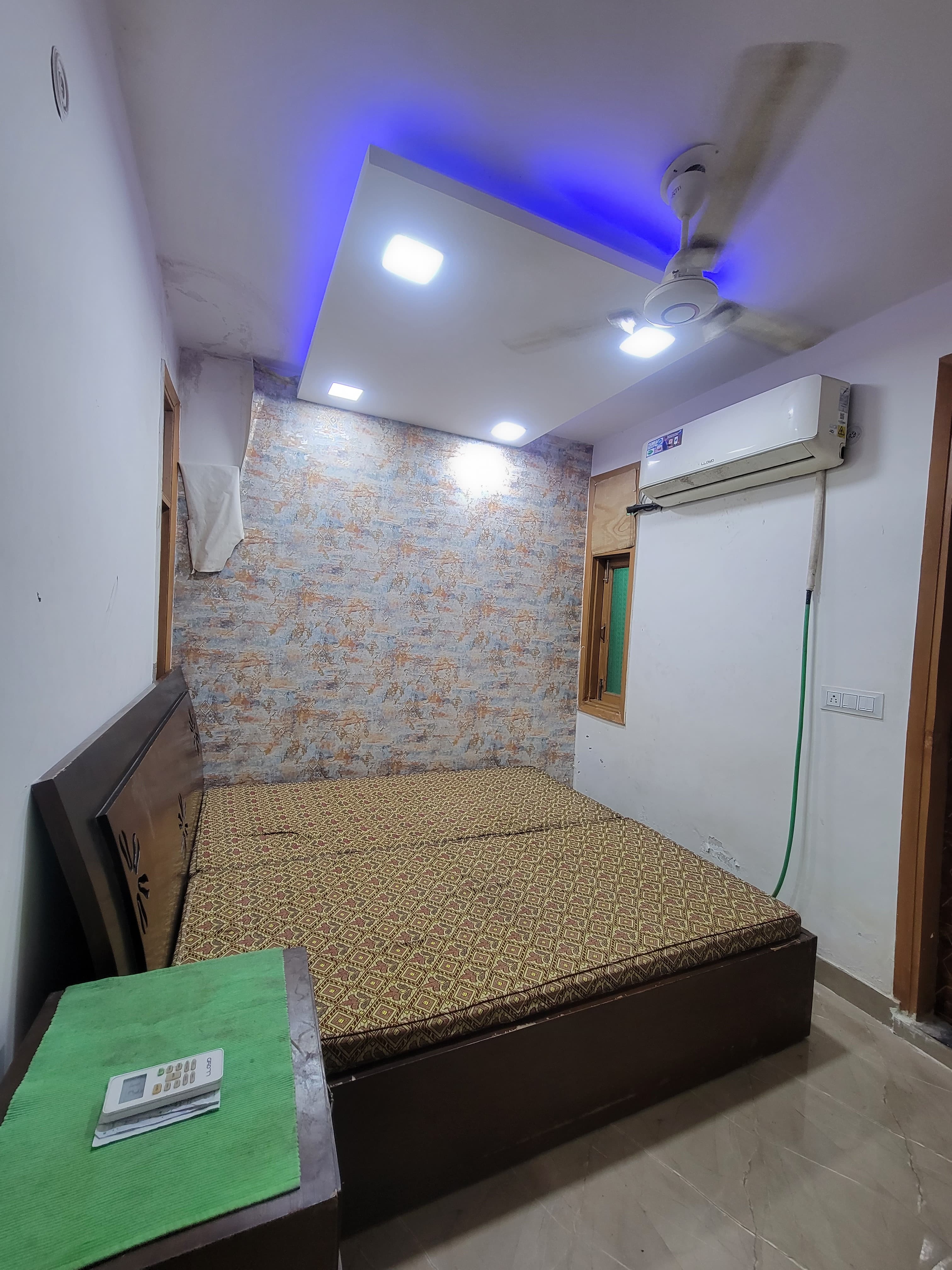 2 BHK Builder Floor For Rent in Govindpuri