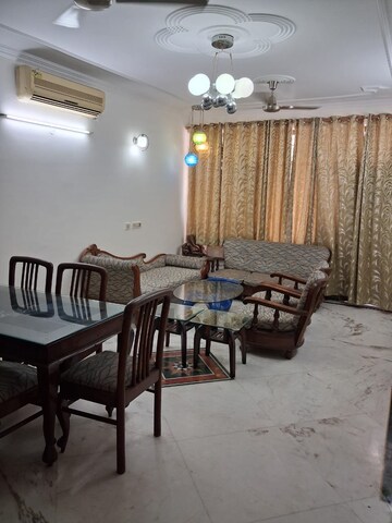 Living Room in 3 BHK Builder Floor at Uppal Southend, Sector 49 – for Rent