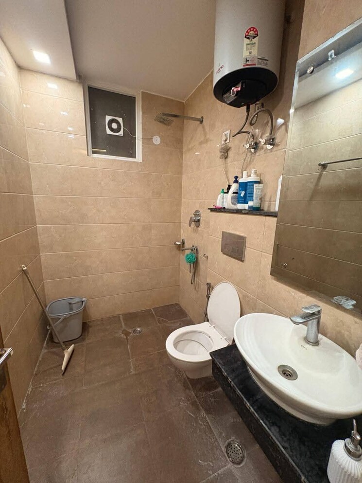 Bathroom, ansal-plaza-sector-23 3 Bedroom 3600 Sq.Ft. Builder Floor In Sector 23 Gurgaon 9681227