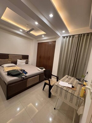 Master Bedroom in 3 BHK Builder Floor at Ansal Plaza Sector-23, Sector 23 – for Rent