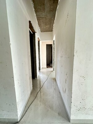  2 BHK Apartment at Aplite Sapphire, Grant Road East – for Sale