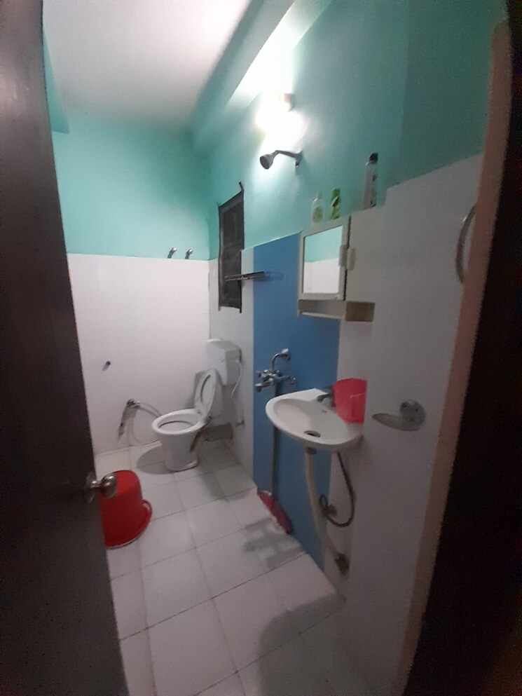 Bathroom, bablatala 3 Bedroom 1200 Sq.Ft. Apartment In Bablatala Kolkata 9681212