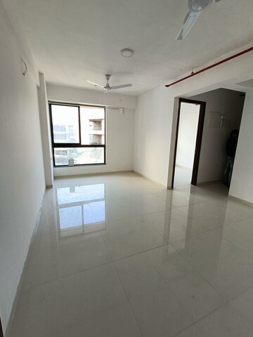 2 BHK Apartment For Rent in Sunteck Avenue 2, Goregaon West