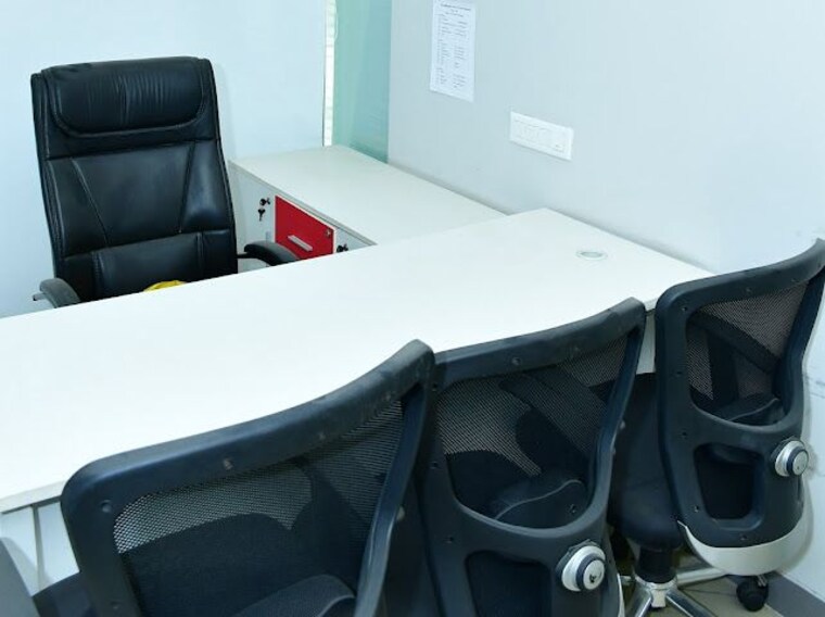Team Area, vijay nagar Commercial Office Space 1100 Sq.Ft. In Vijay Nagar Indore 9681244