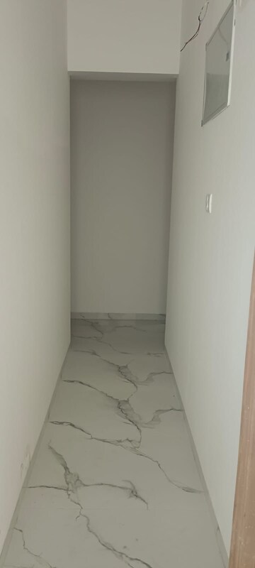 Room in 3 BHK Apartment at Mangesh Darshan Apartment, Santacruz West – for Rent