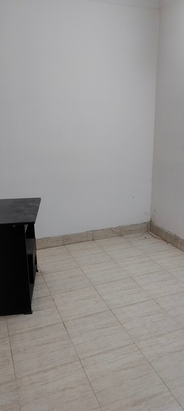 Room in 2 BHK Apartment at Janakpuri – for Rent