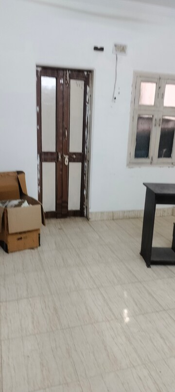 Room in 2 BHK Apartment at Janakpuri – for Rent