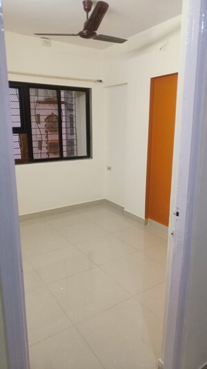 Room in 1 BHK Apartment at Divya Smit, Kandivali West – for Sale