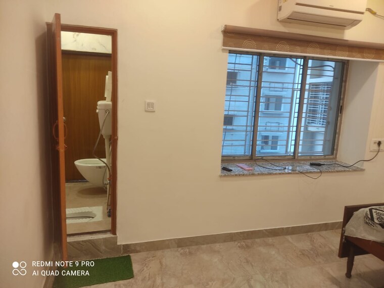 Attached Bathroom, kristi-villa 2 Bedroom 901 Sq.Ft. Apartment In Chinar Park Kolkata 9681269