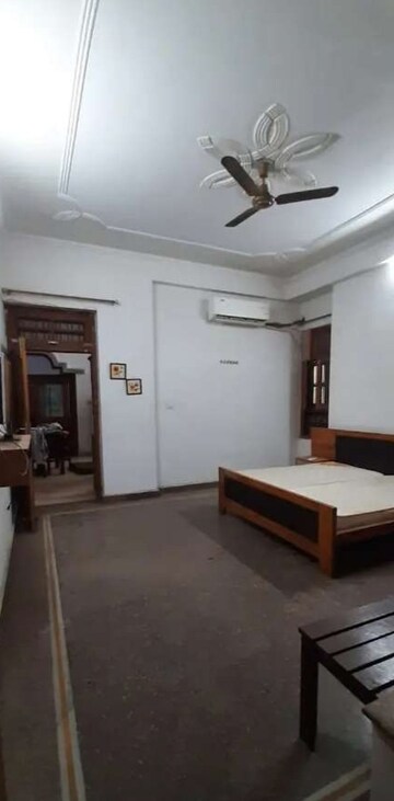 Kitchen in 4 BHK Apartment at Gomti Nagar – for Rent