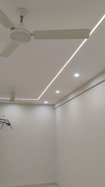 Furnished Amenities in 3 BHK Apartment at Natural Awas, Chinar Park – for Rent