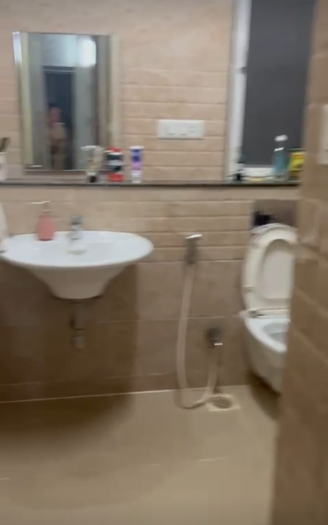 2.5 BHK Apartment For Rent in Amanora Aspire Towerss