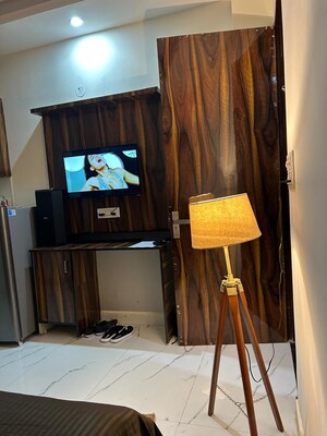 Furnished Amenities in 1 RK Builder Floor at DLF City Phase III, Sector 24 – for Rent