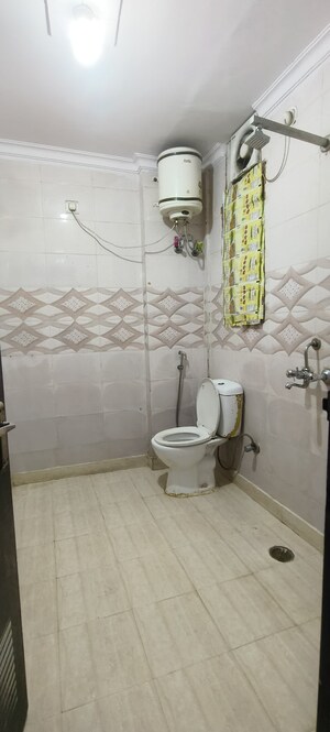 Bathroom in 1 BHK Builder Floor at DLF City Phase III, Sector 24 – for Rent