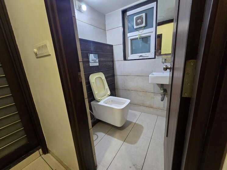 Bathroom, sama savli road 3 Bedroom 2200 Sq.Ft. Penthouse In Sama Savli Road Vadodara 9681315