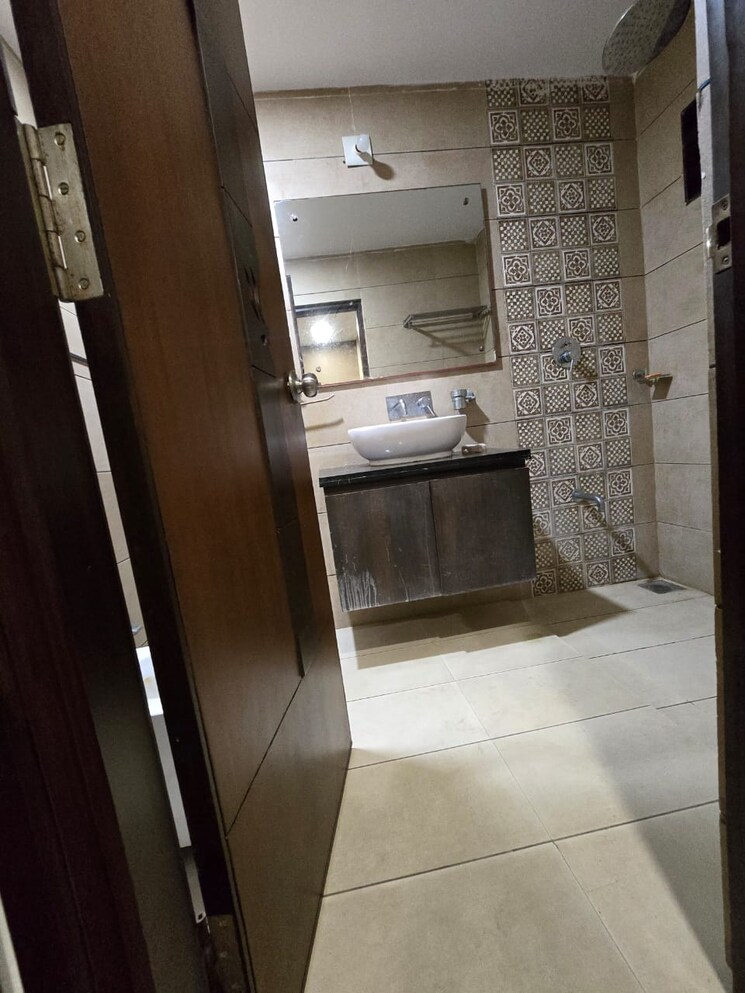 Bathroom, sama savli road 3 Bedroom 2200 Sq.Ft. Penthouse In Sama Savli Road Vadodara 9681315