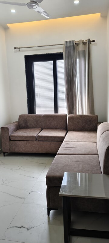 Living Room in 1 BHK Independent House at Jakhan – for Rent