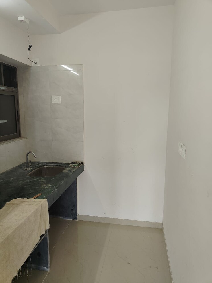 Bathroom, sion east 1 Bedroom 300 Sq.Ft. Apartment In Sion East Mumbai 9681344
