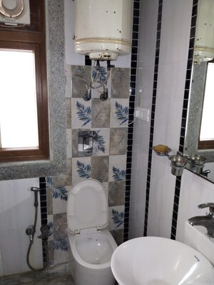 Bathroom in 2.5 BHK Apartment at Mayur Vihar – for Rent