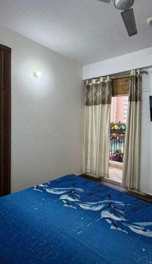 Bedroom in 2 BHK Apartment at Hazratganj – for Rent