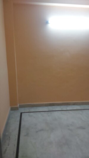 Room in 2.5 BHK Builder Floor at Mayur Vihar – for Sale